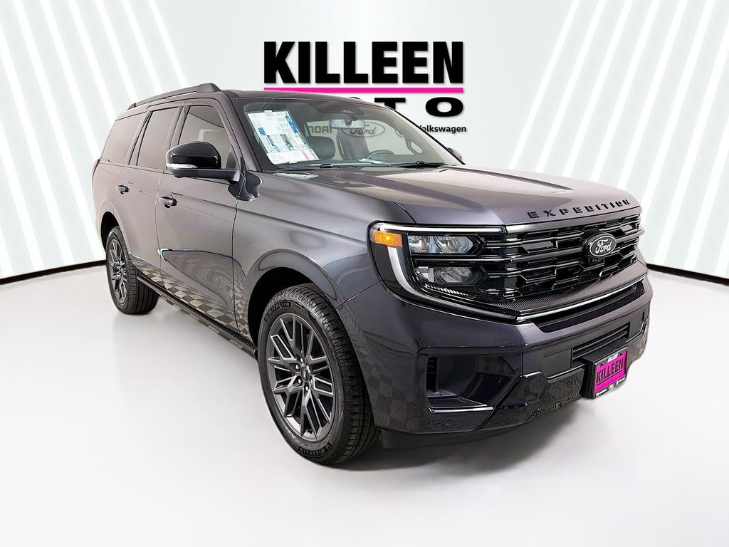 2025 Ford Expedition Platinum's photo