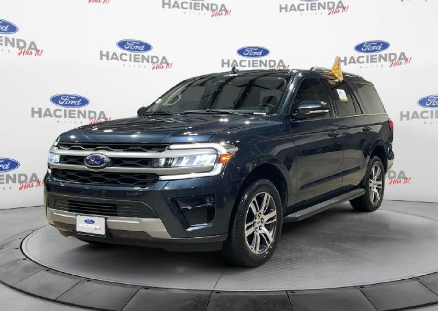 2024 Ford Expedition XLT's photo