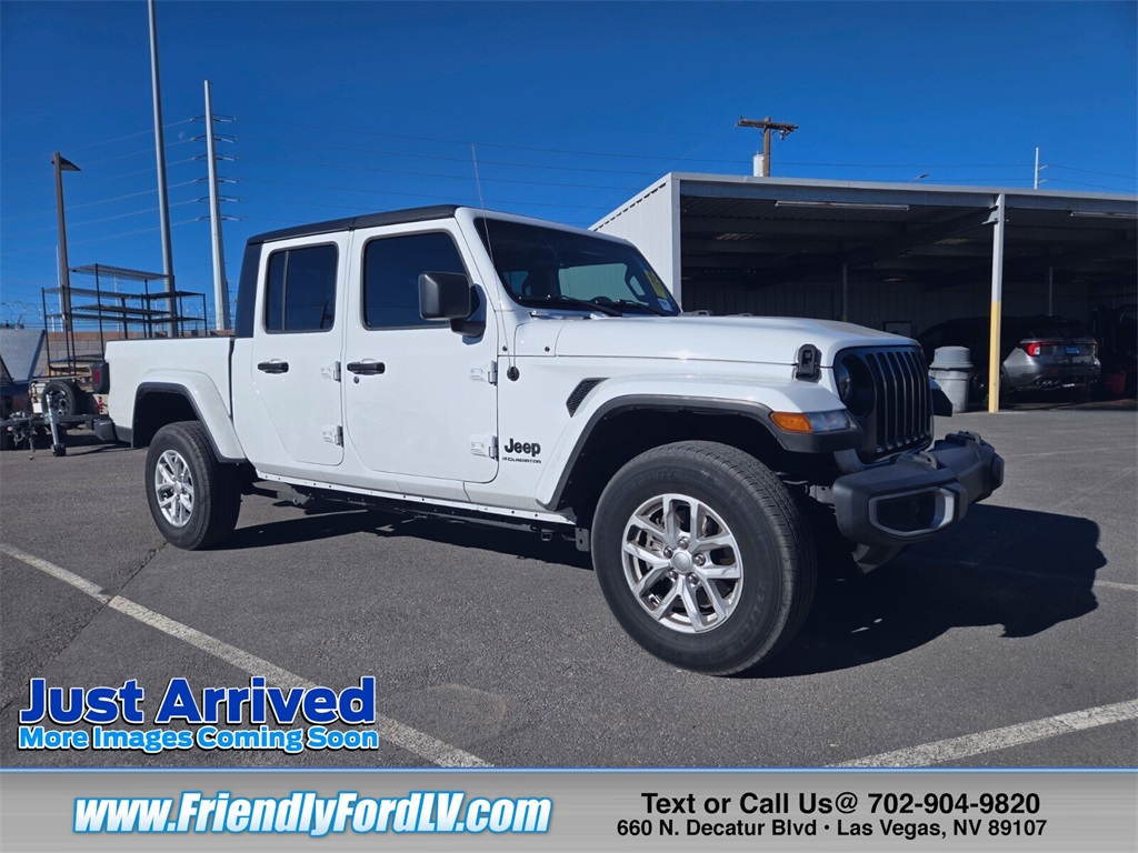 2023 Jeep Gladiator Sport S's photo