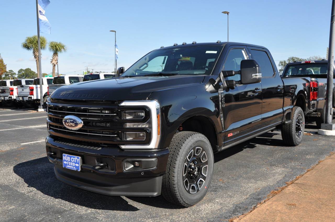 2026 Ford F-250 Super Duty Platinum's photo