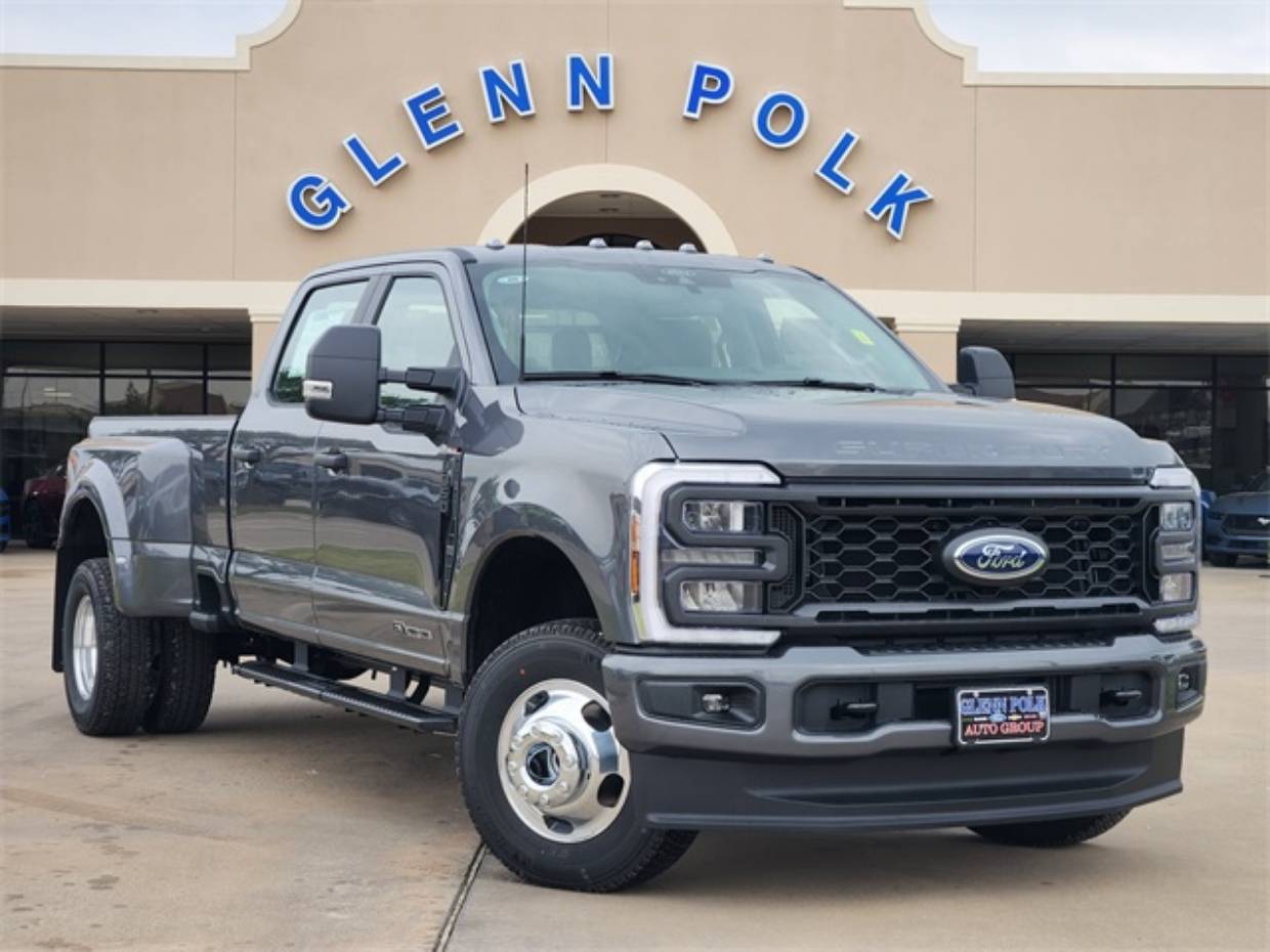 2026 Ford F-350 Super Duty XL's photo