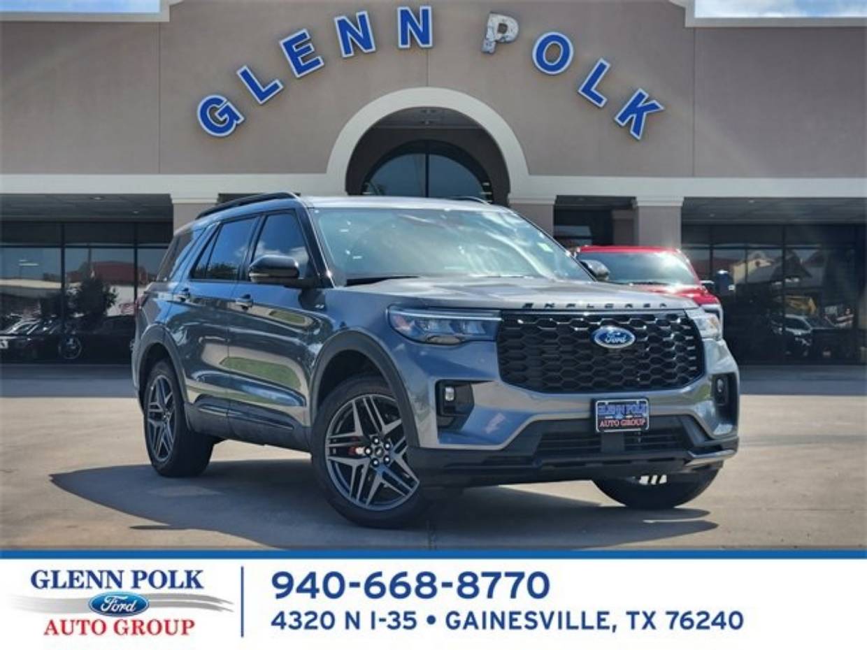 2025 Ford Explorer ST-LINE's photo