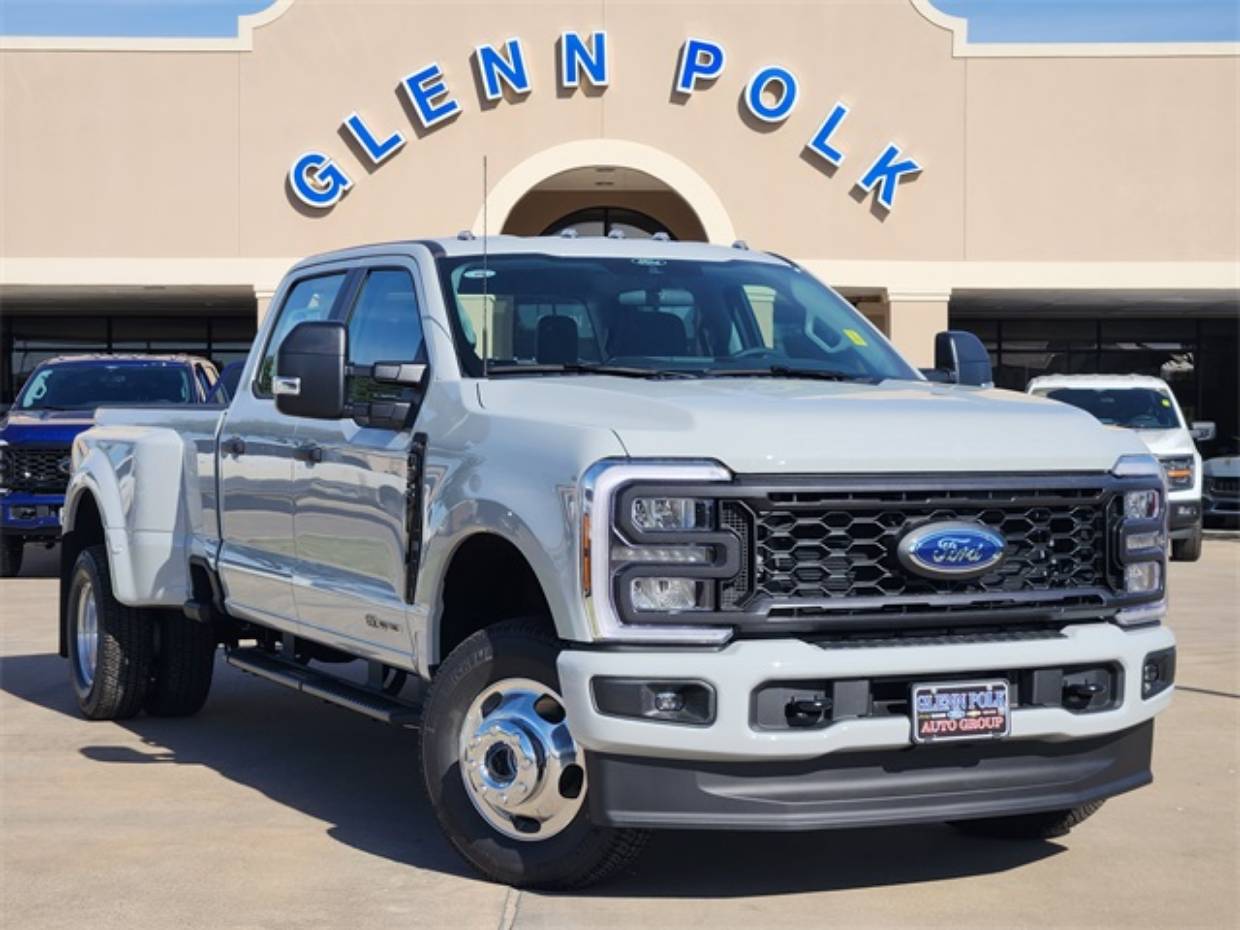 2026 Ford F-350 Super Duty XL's photo