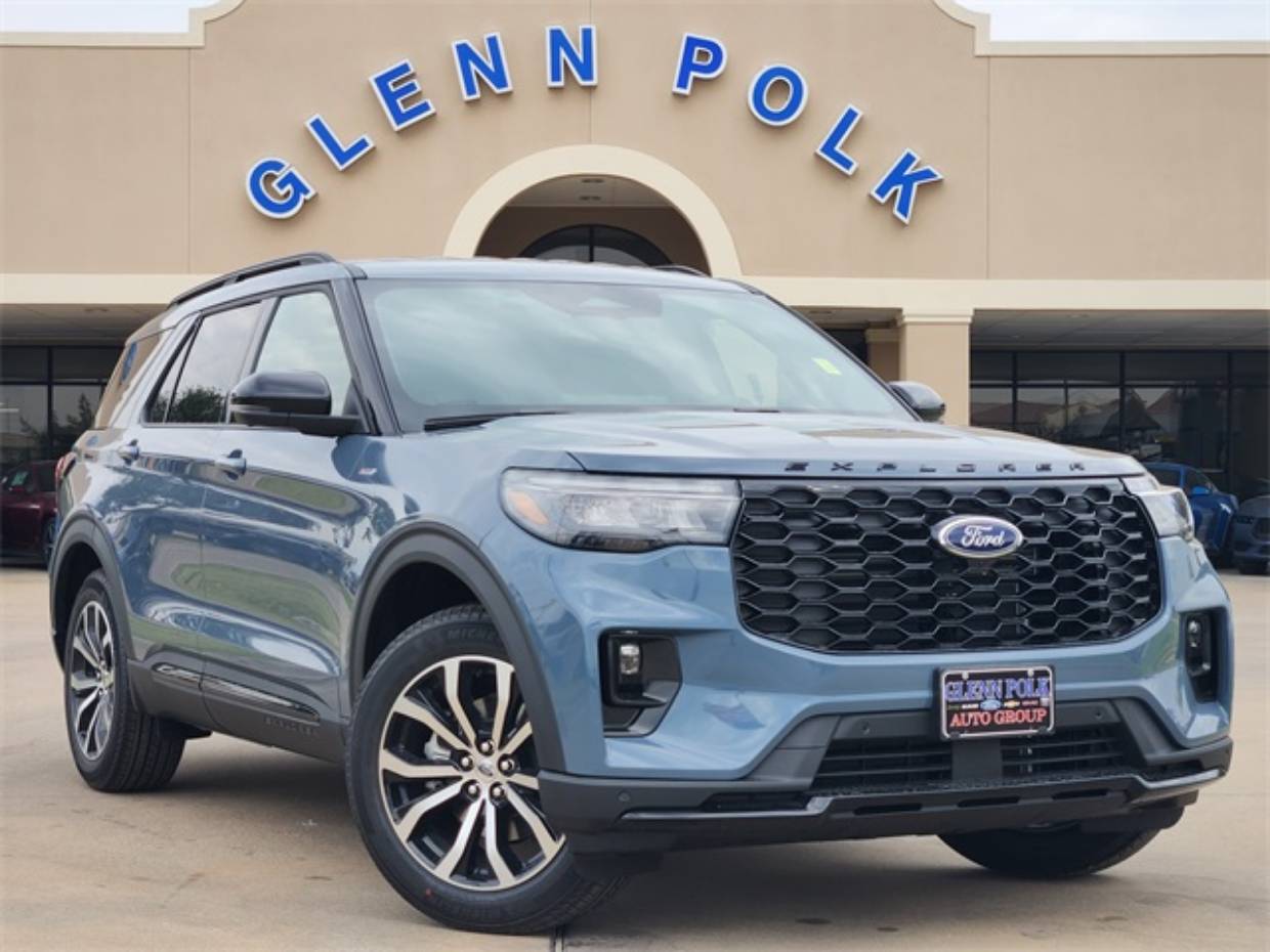 2026 Ford Explorer ST-LINE's photo