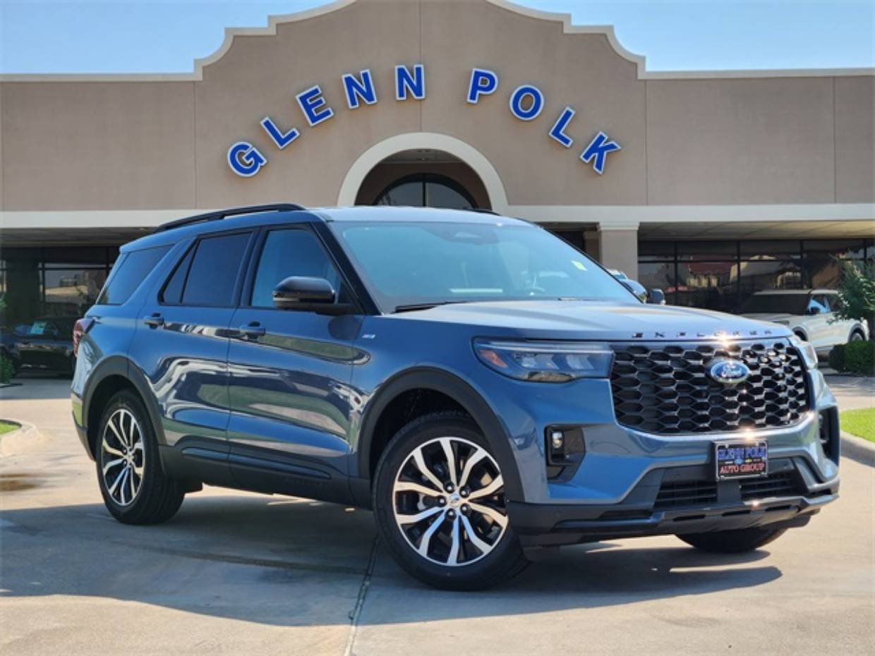 2025 Ford Explorer ST-LINE's photo