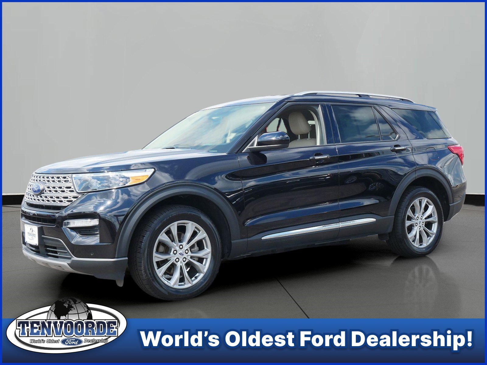 2023 Ford Explorer Limited's photo