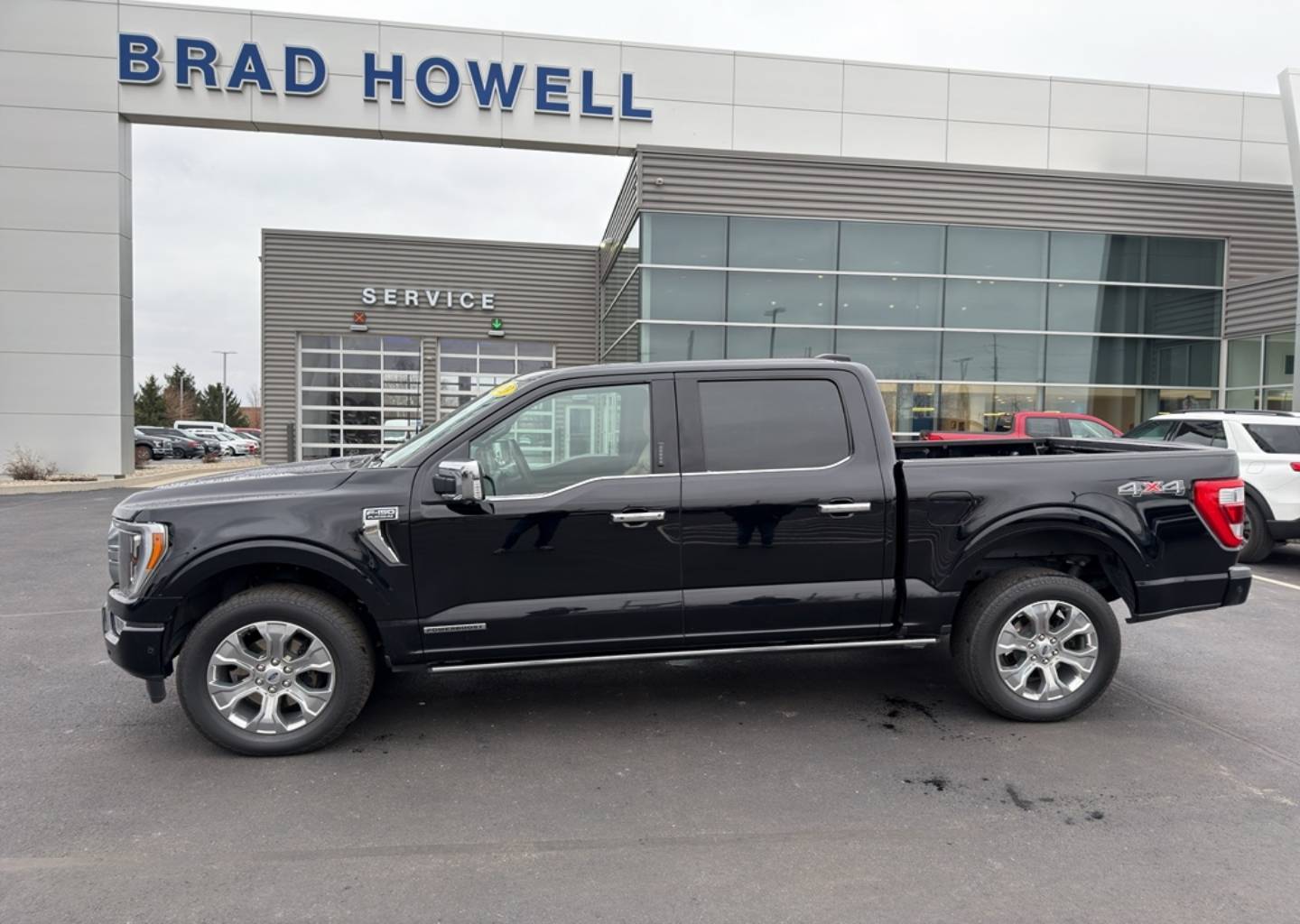 2023 Ford F-150 Platinum's photo