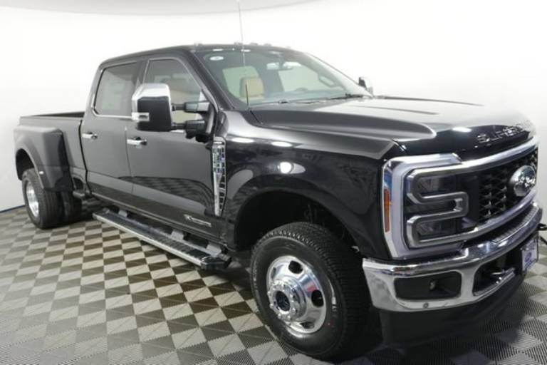 2026 Ford Super Duty F-350 DRW LARIAT