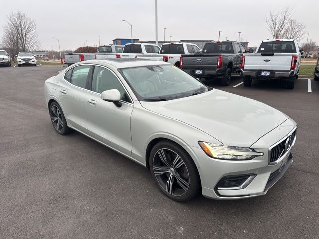 2021 Volvo S60 Inscription's photo