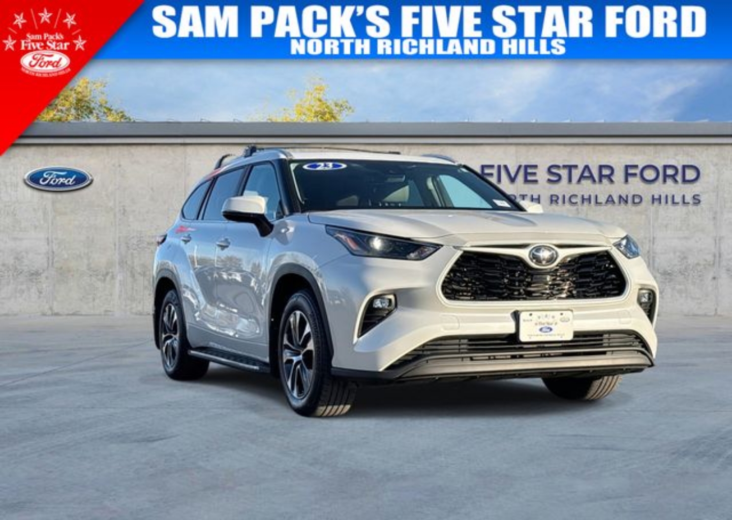 2023 Toyota Highlander XLE's photo