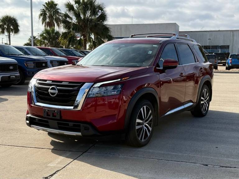 2024 Nissan Pathfinder Platinum