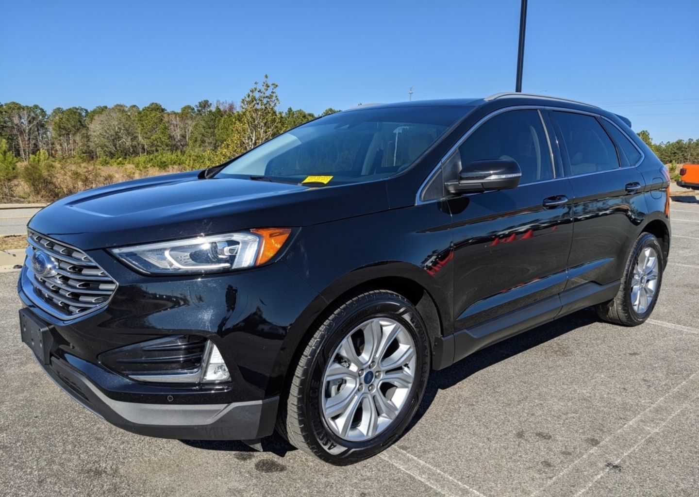 2020 Ford Edge Titanium's photo