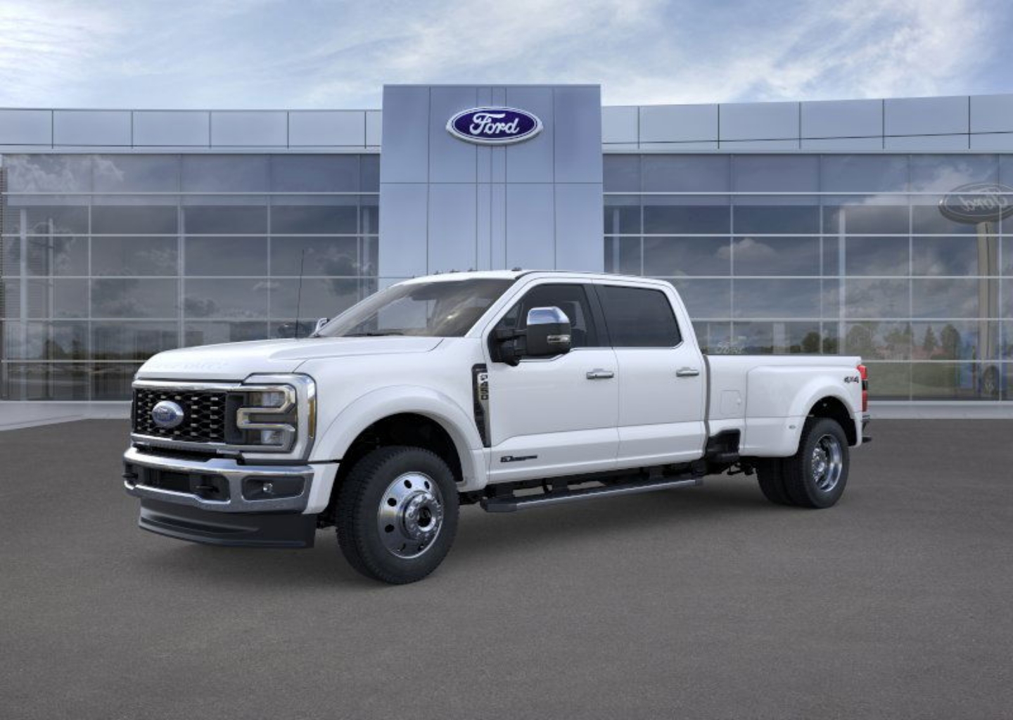 2026 Ford F-450 Super Duty Lariat's photo