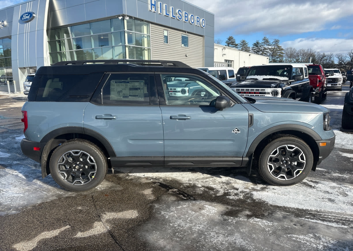 2025 Ford Bronco Sport Outer Banks's photo