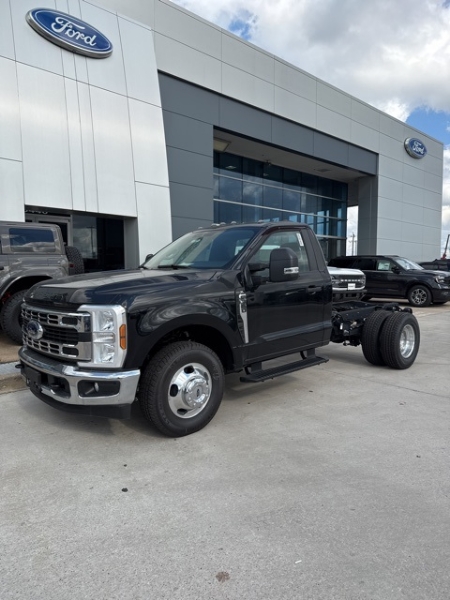 2024 Ford Super Duty F-350 DRW XL
