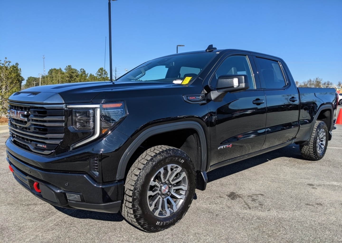 2023 GMC Sierra 1500 AT4's photo