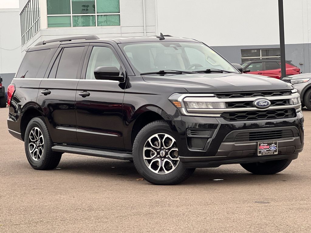 2024 Ford Expedition XLT's photo