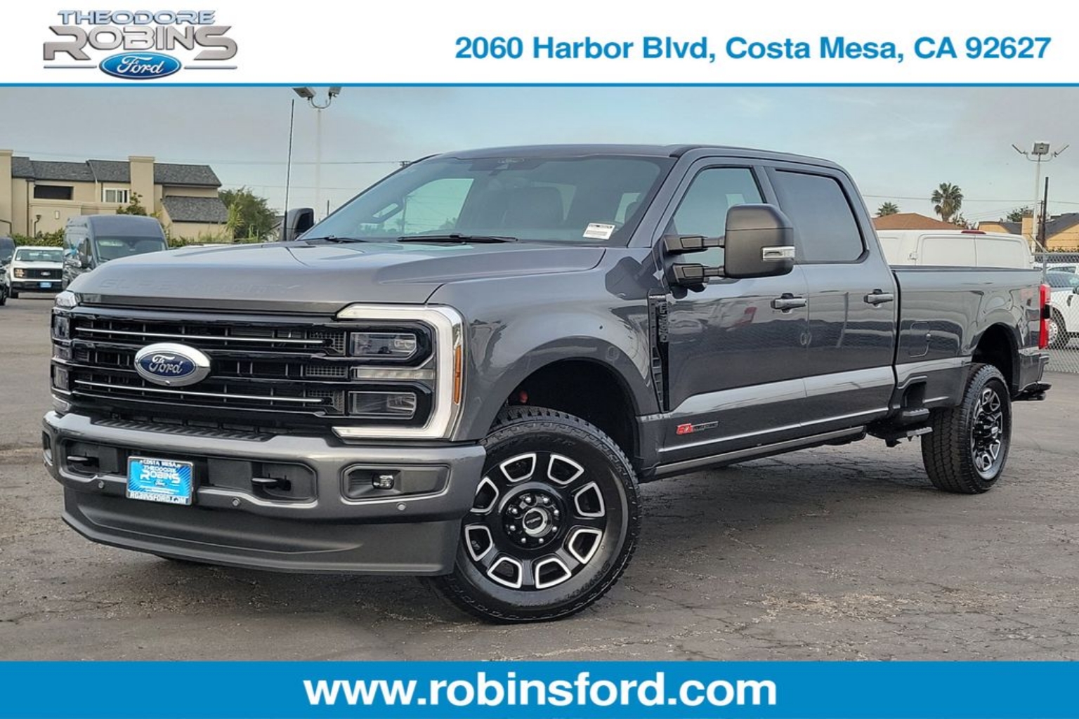 2026 Ford F-350 Super Duty Platinum's photo