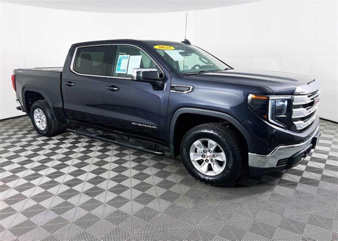 2022 GMC Sierra 1500 SLE's photo