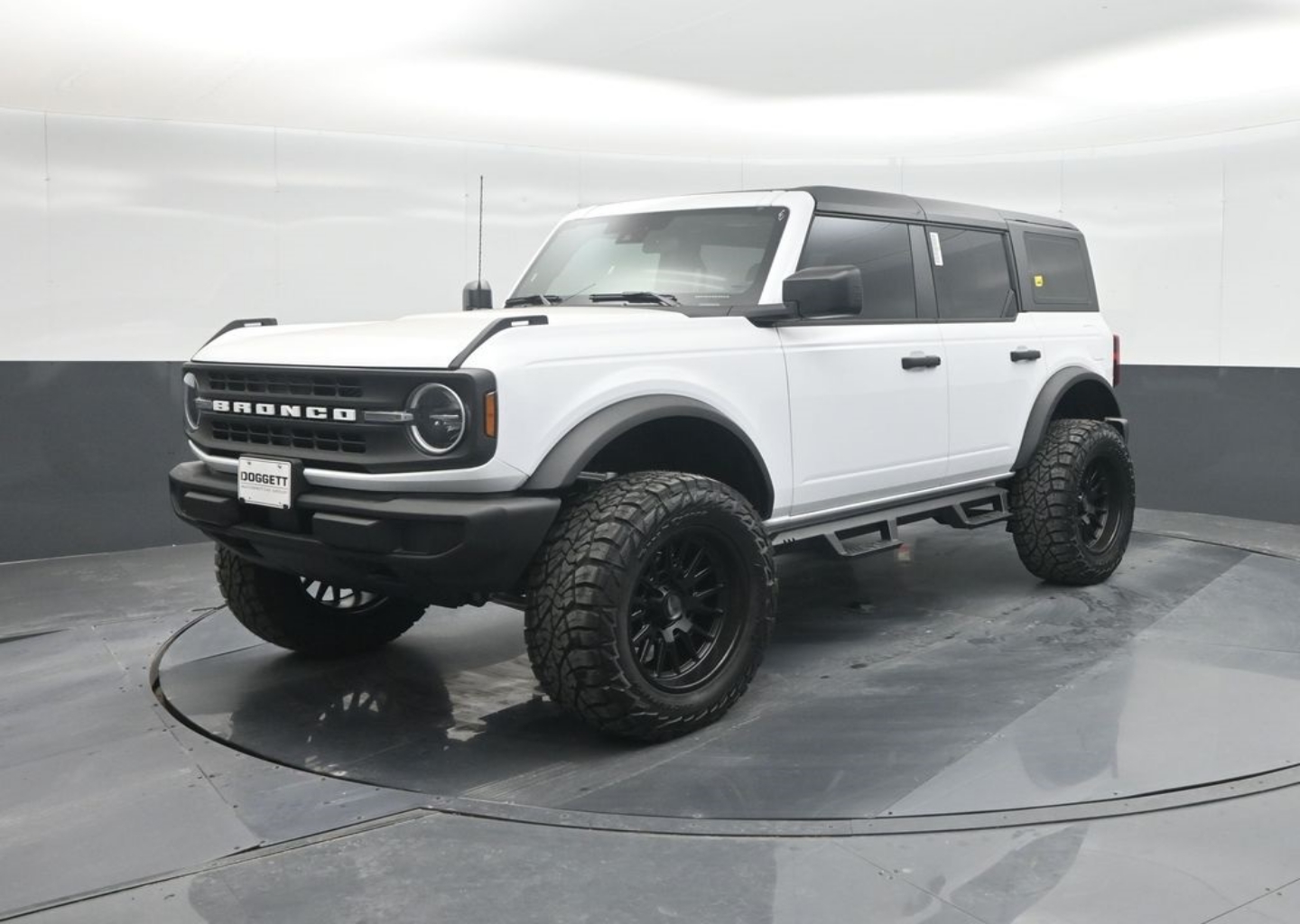 2025 Ford Bronco 4-Door Base's photo