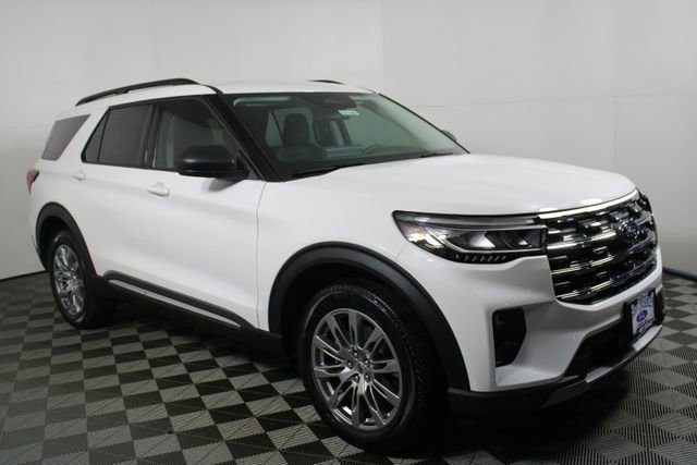 2025 Ford Explorer Active's photo