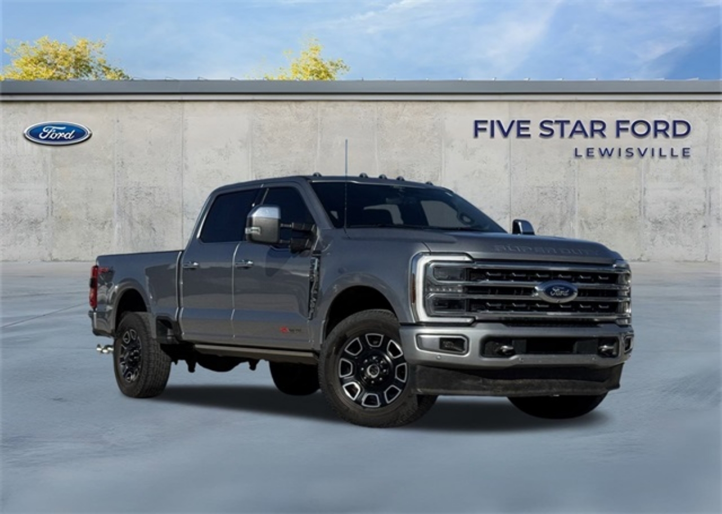 2024 Ford F-250 Super Duty Platinum's photo