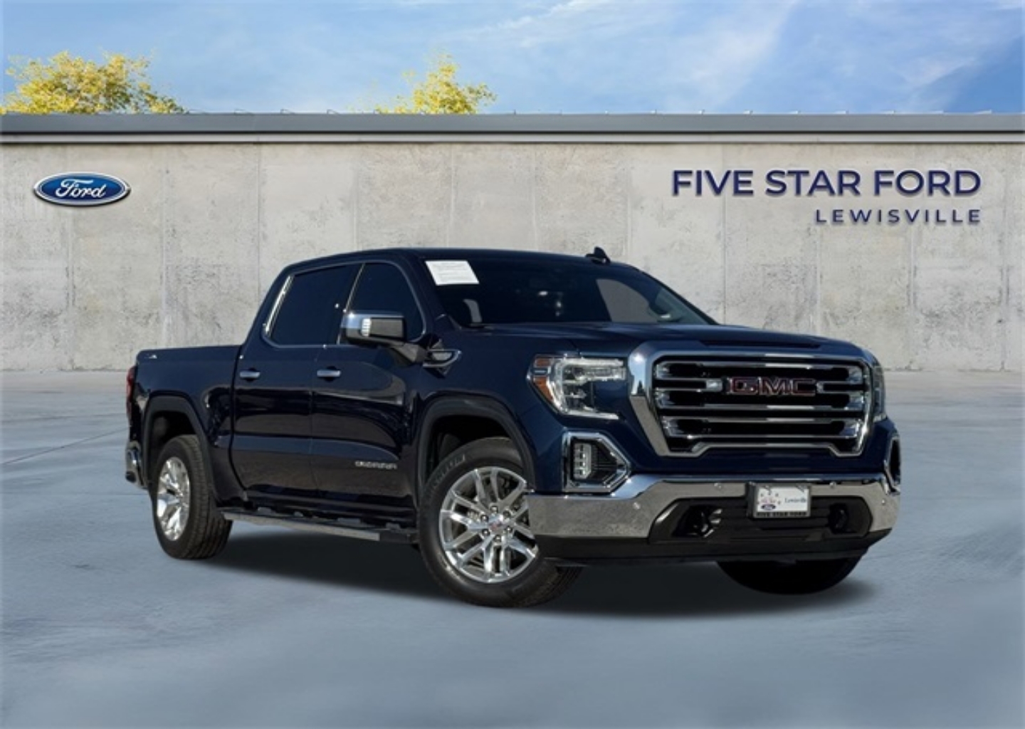 2019 GMC Sierra 1500 SLT's photo