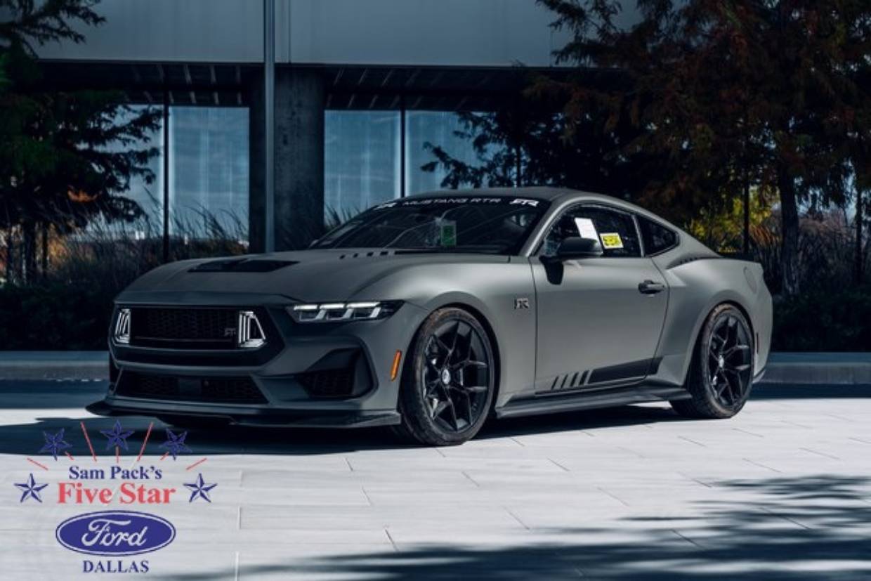 2025 Ford Mustang's photo