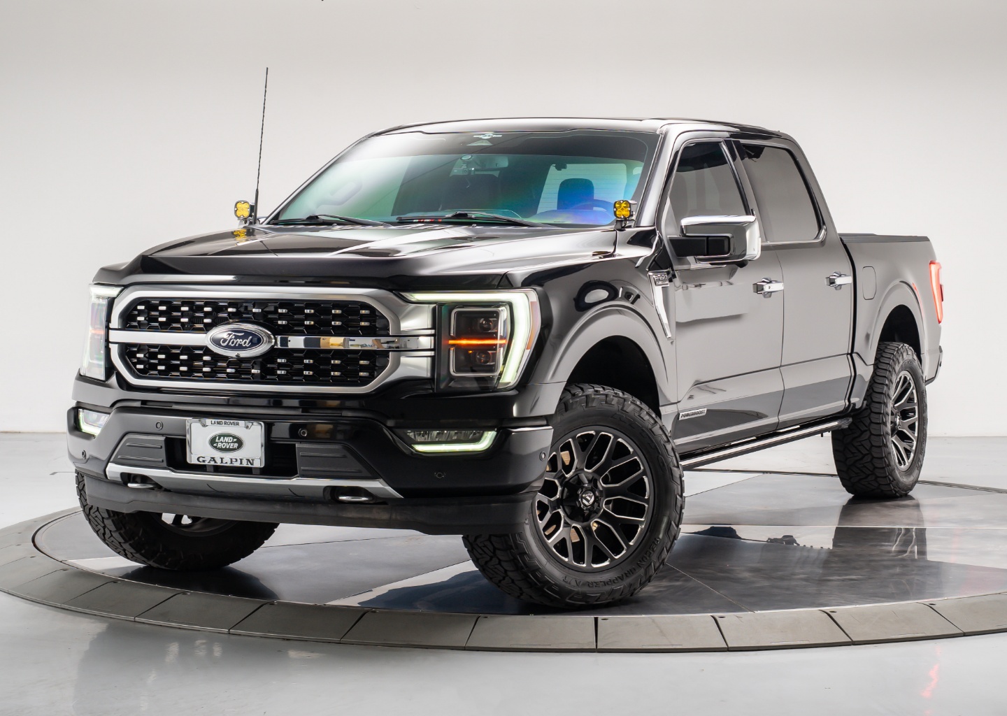2023 Ford F-150 Platinum's photo