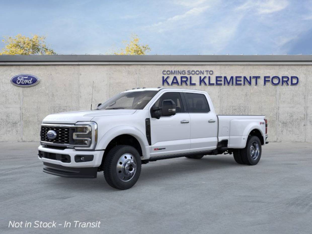 2026 Ford F-450 Super Duty Platinum's photo