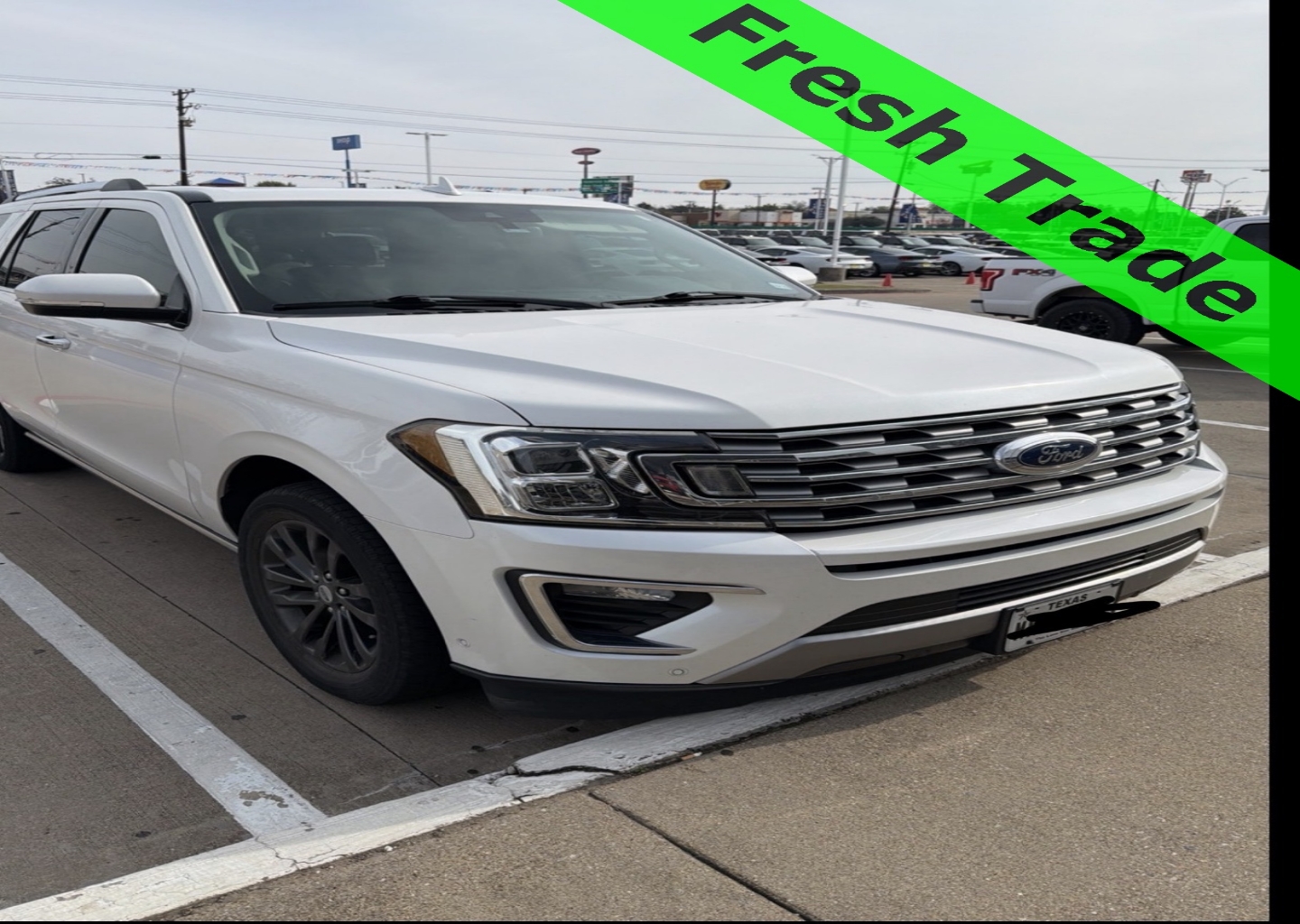 2019 Ford Expedition Limited's photo
