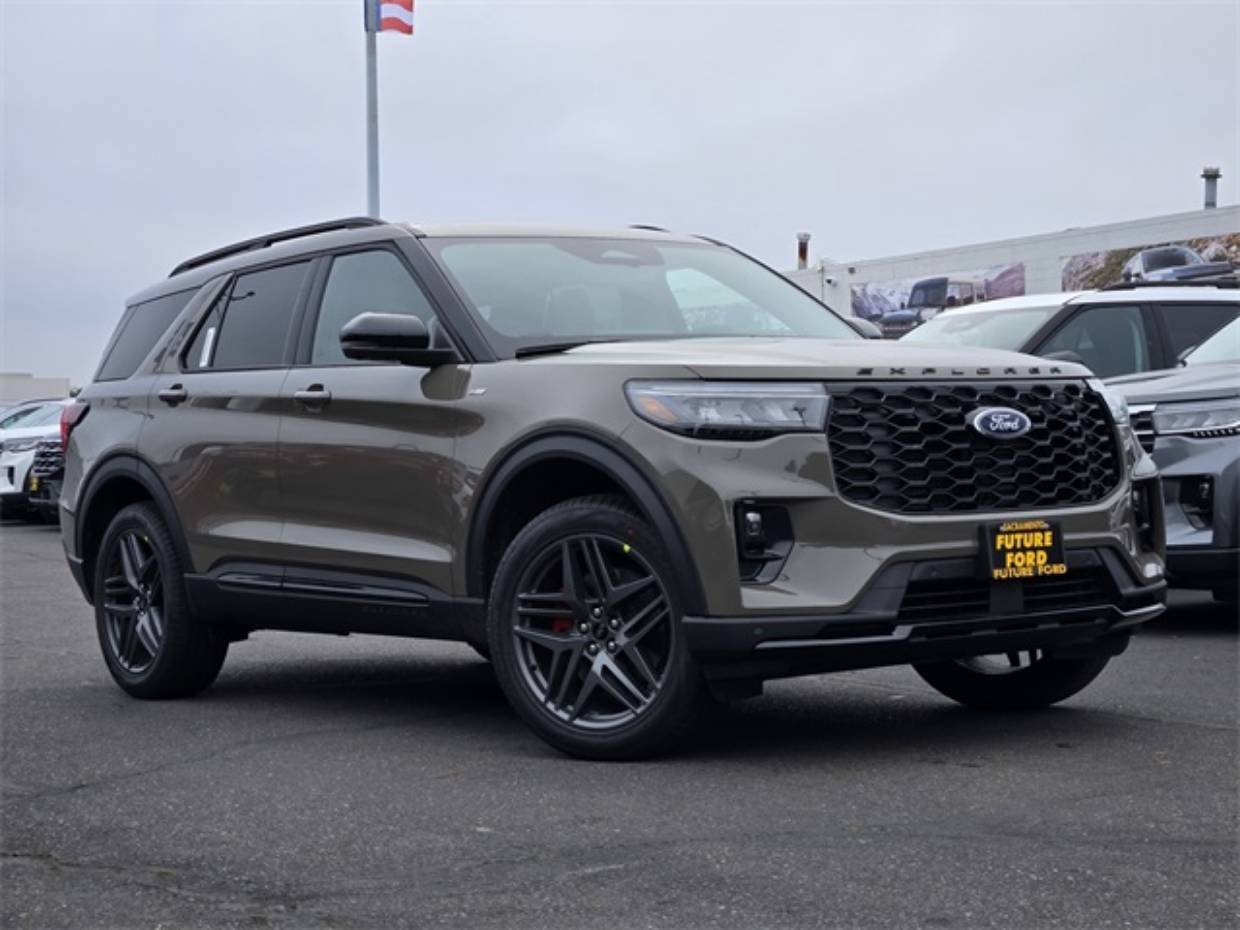 2026 Ford Explorer ST-LINE's photo