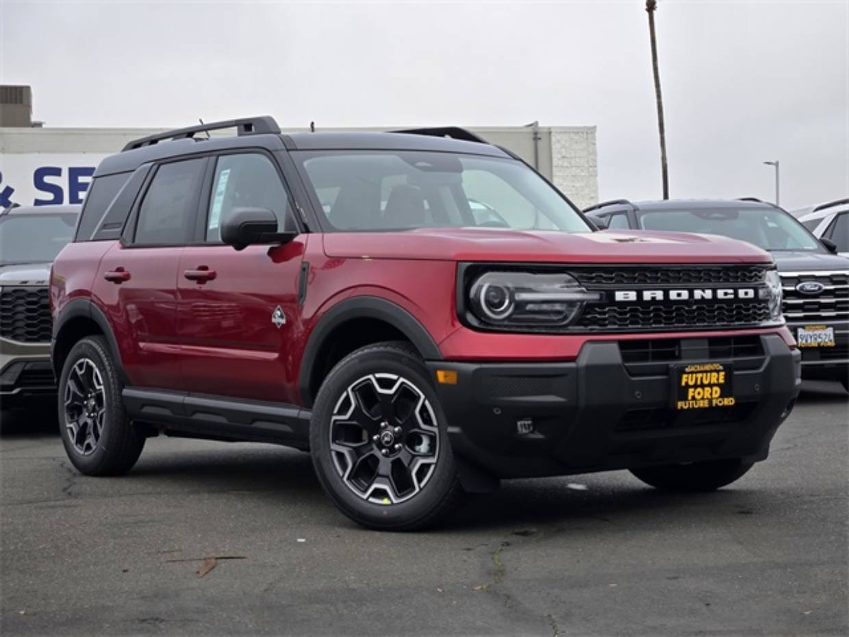 2025 Ford Bronco Sport Outer Banks's photo