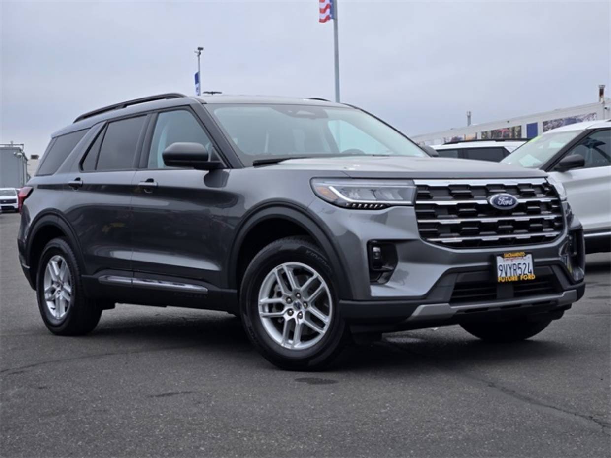 2025 Ford Explorer Active's photo