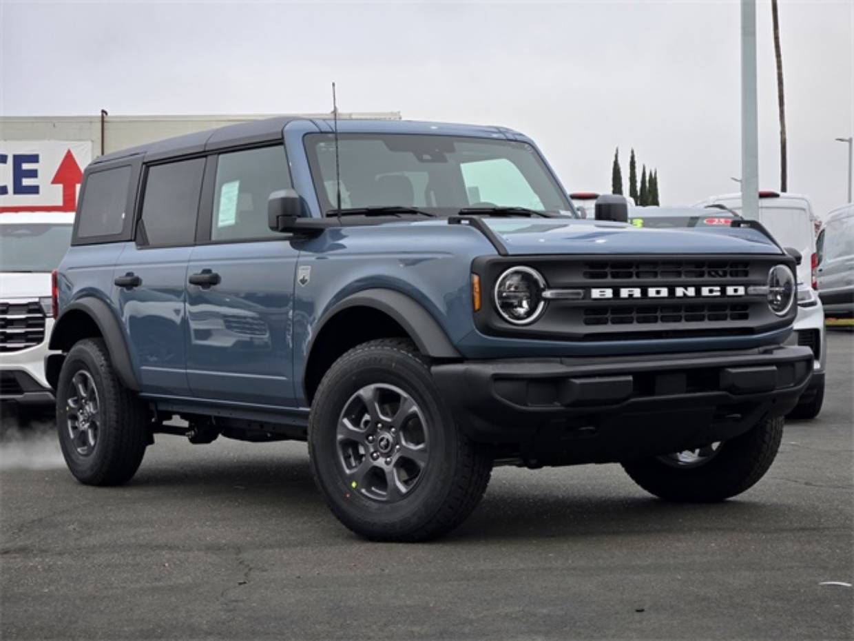 2025 Ford Bronco 4-Door Big Bend's photo