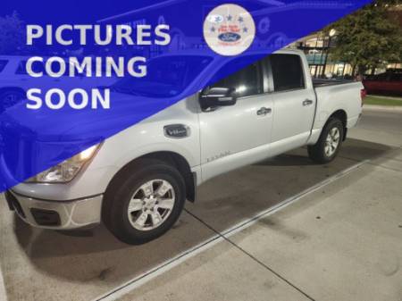 2017 Nissan Titan SV