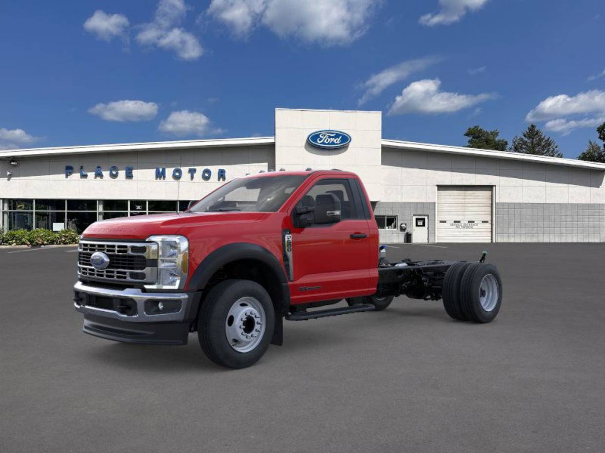 2025 Ford F-600 Super Duty Chassis Cab XL's photo