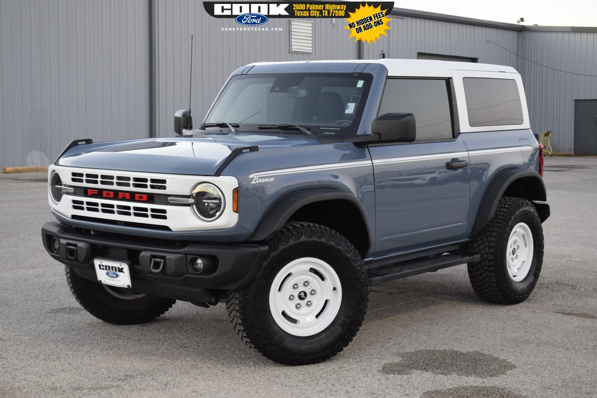 2024 Ford Bronco 2-Door Heritage Editon's photo