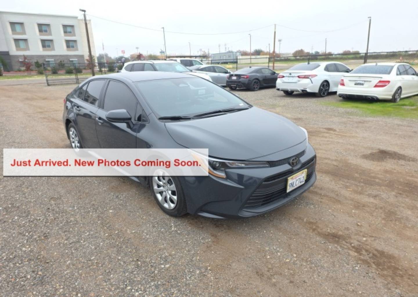 2024 Toyota Corolla LE's photo