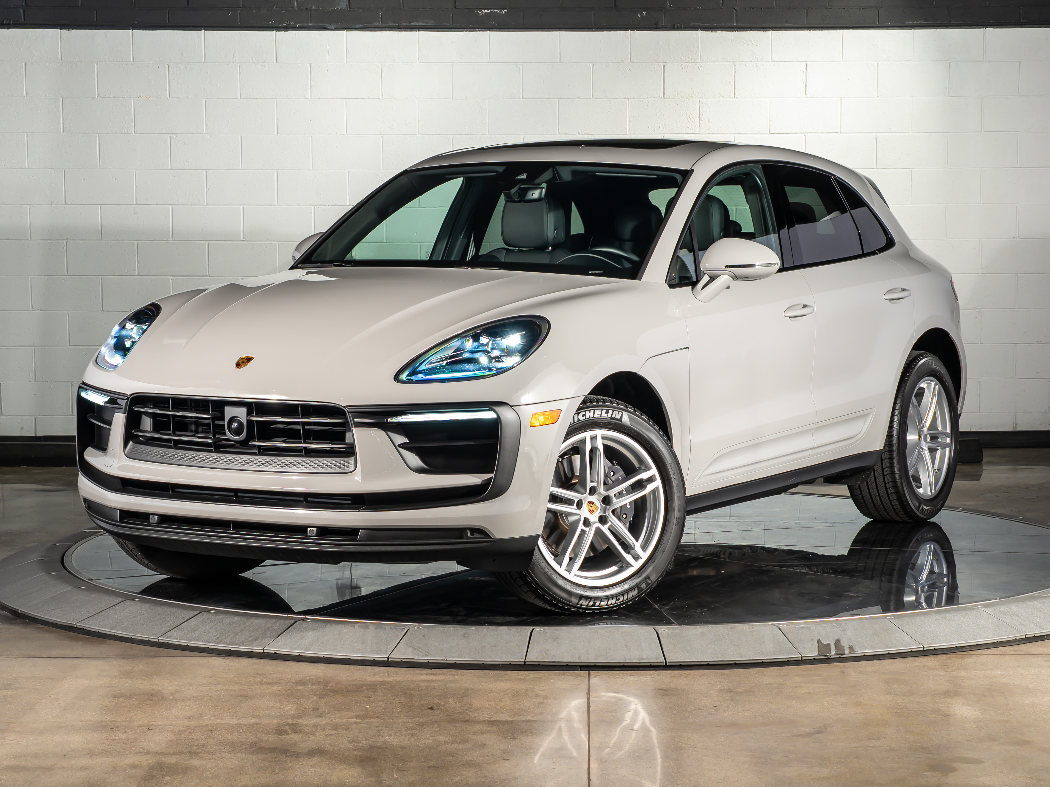 Used 2025 Porsche Macan 