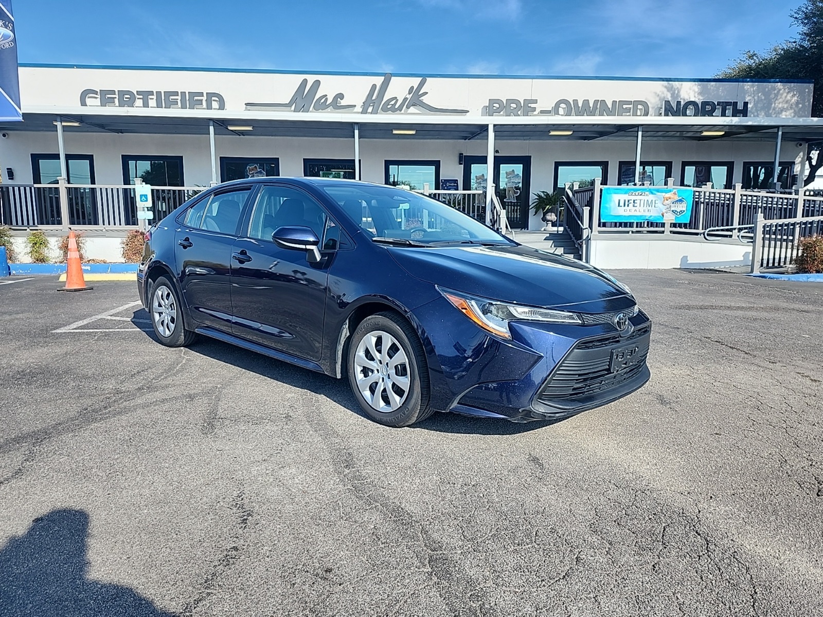 2024 Toyota Corolla LE's photo