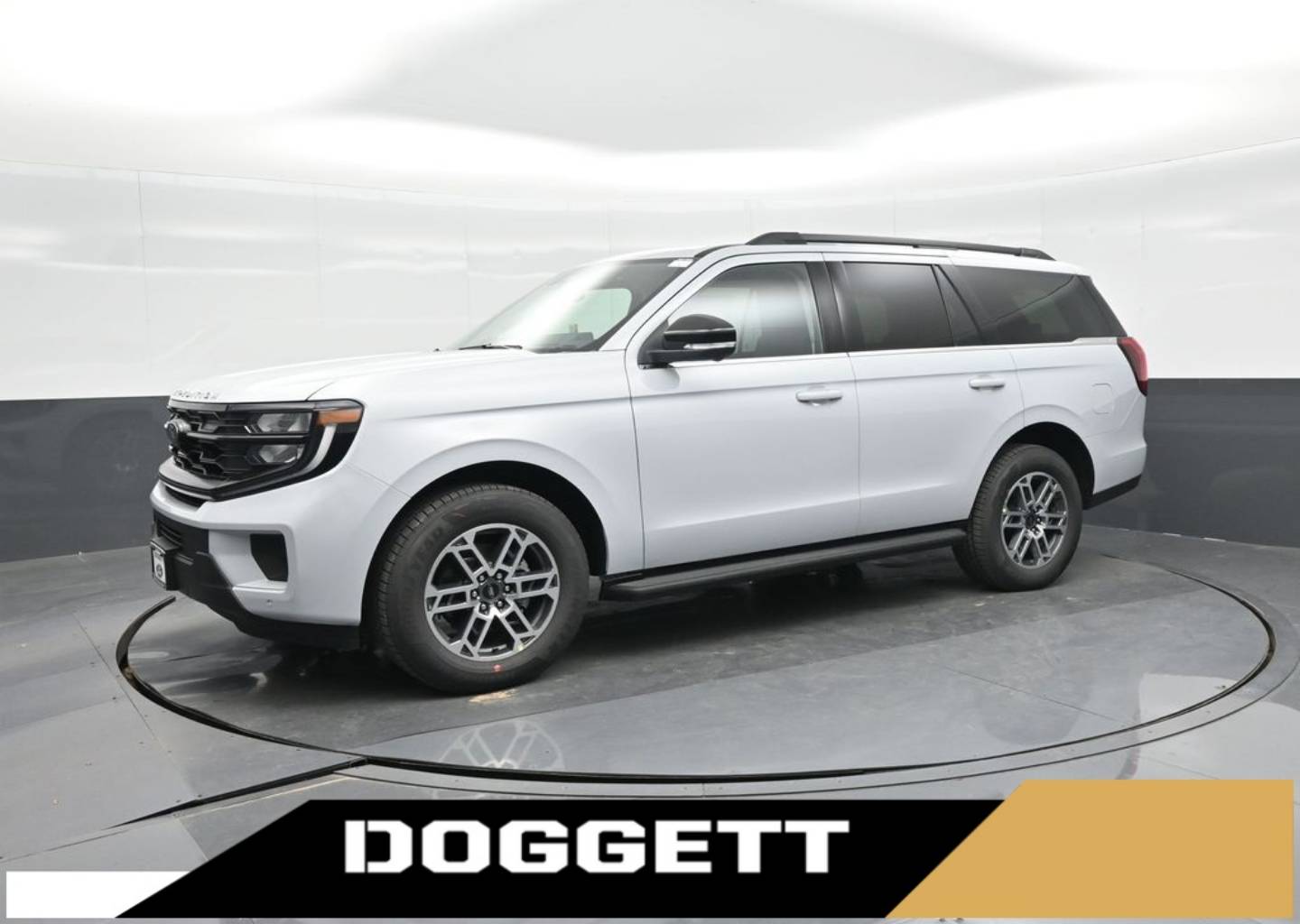 2025 Ford Expedition Active's photo