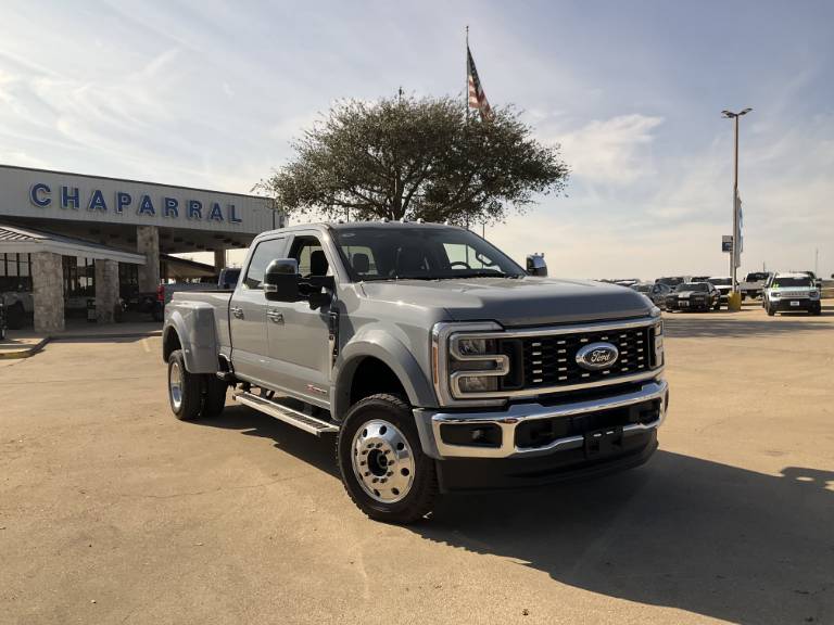 2026 Ford Super Duty F-450 DRW LARIAT