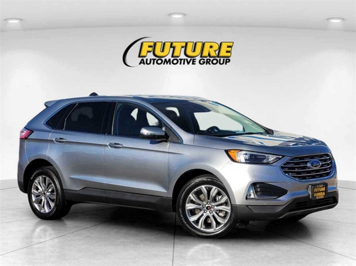 2024 Ford Edge Titanium's photo