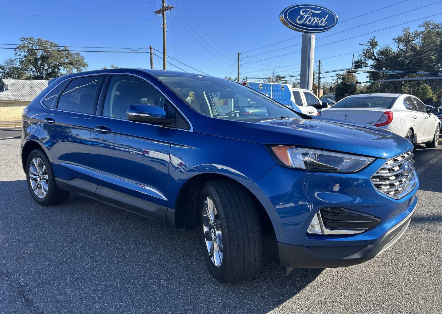 2024 Ford Edge Titanium's photo