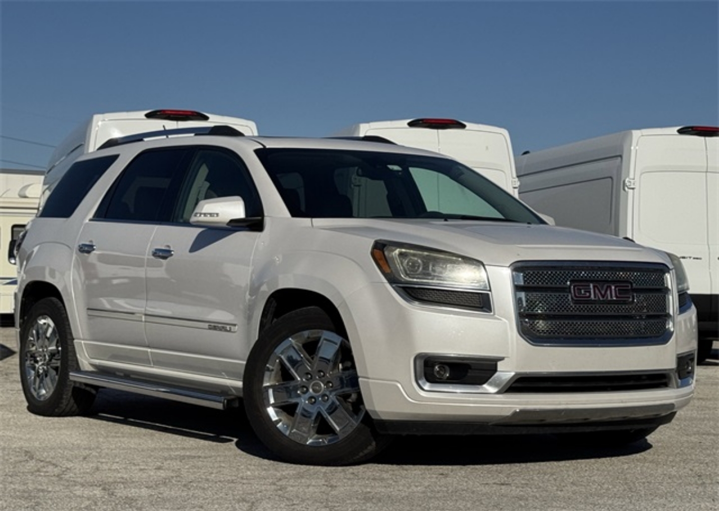 2016 GMC Acadia Denali's photo