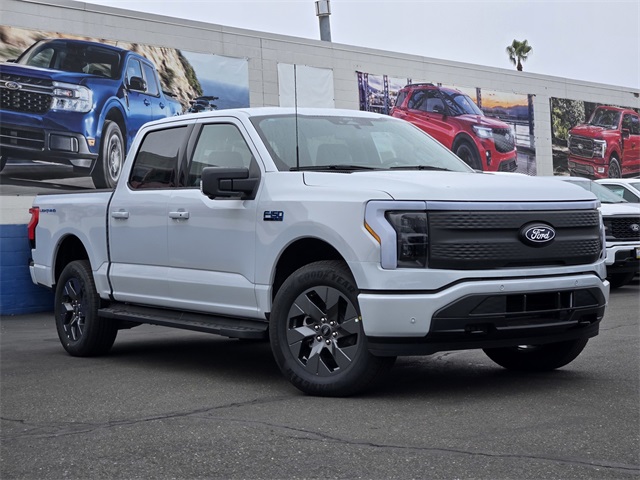 2025 Ford F-150 Lightning Flash
