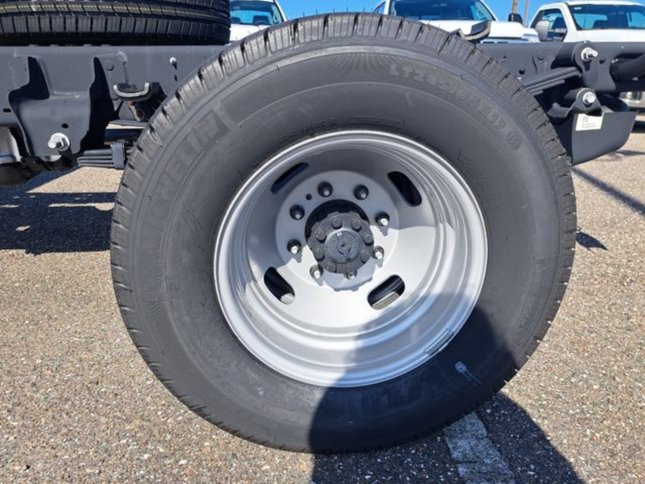 2025 Ford F-350 Super Duty Chassis Cab XL - Photo 7