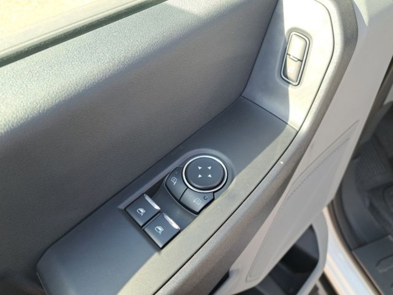 2025 Ford F-350 Super Duty Chassis Cab XL - Photo 9