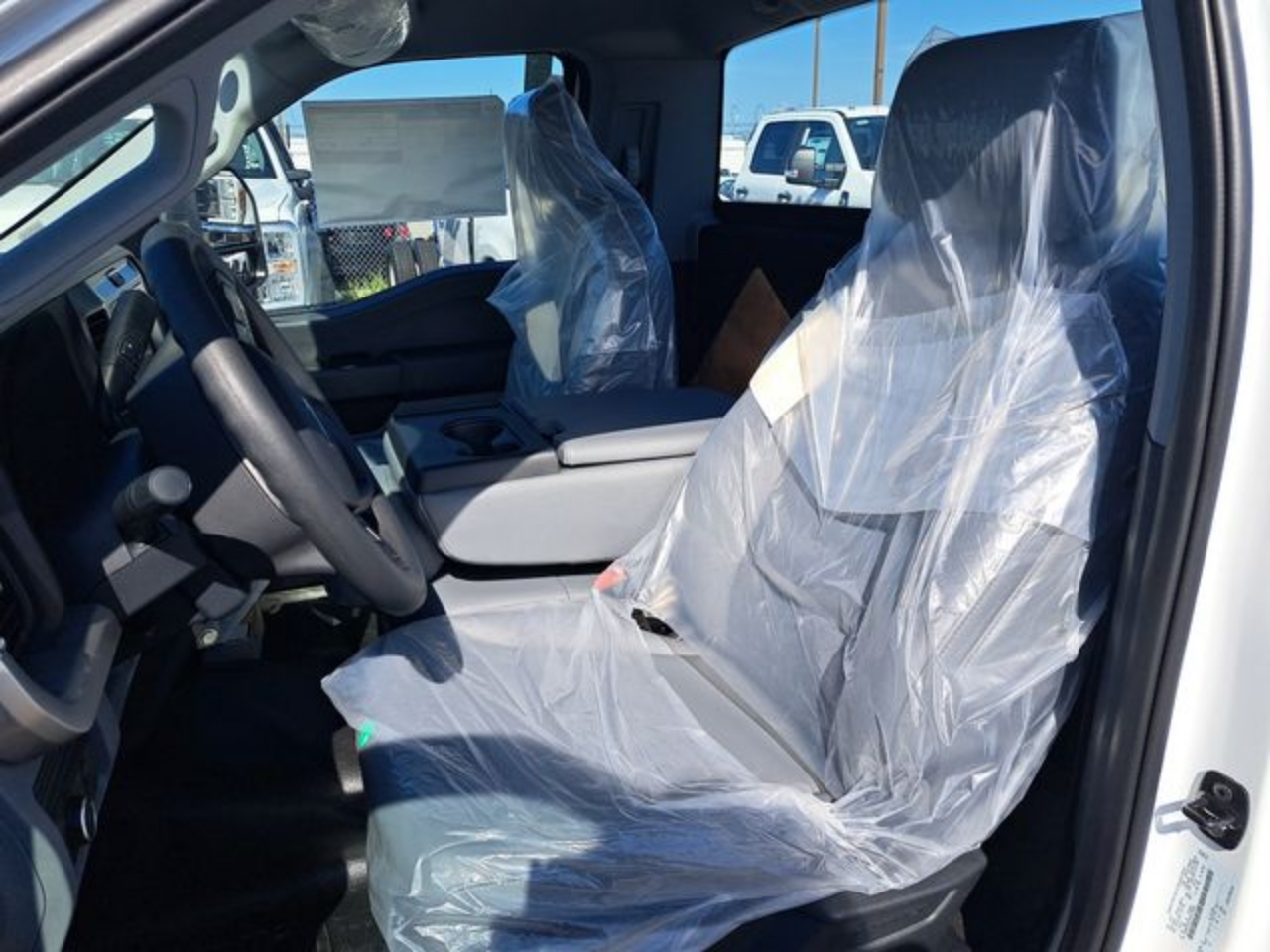 2025 Ford F-350 Super Duty Chassis Cab XL - Photo 11